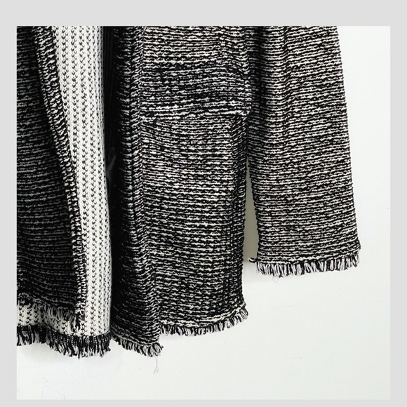 Chicos Blazer Jacket Shacket Long Line Black White Frayed Hem Button Front Sz 0 - Picture 9 of 10